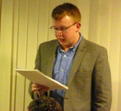 Iain singing "Mnathan a'bhaile seo" 